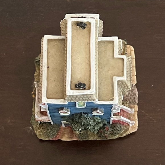 International Resources LLC AH105 Governors Mansion Miniature Model - Picture 5 of 6